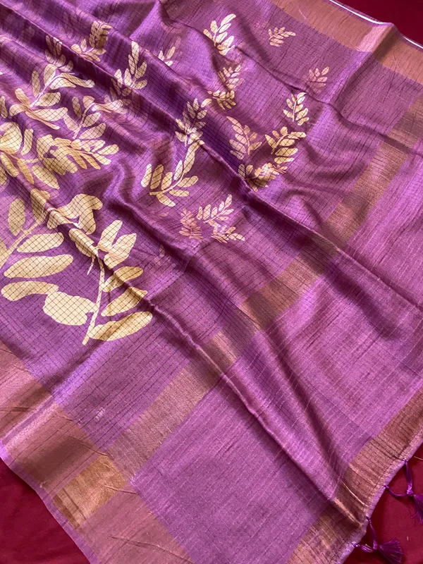 Soft_Tussar_Silk_sarees_with_Beautiful_Batik_Style_Digital_Print_With_Attractive_Checks_Design_Saree_And_Digital_Print_Blouse_With_Tassels