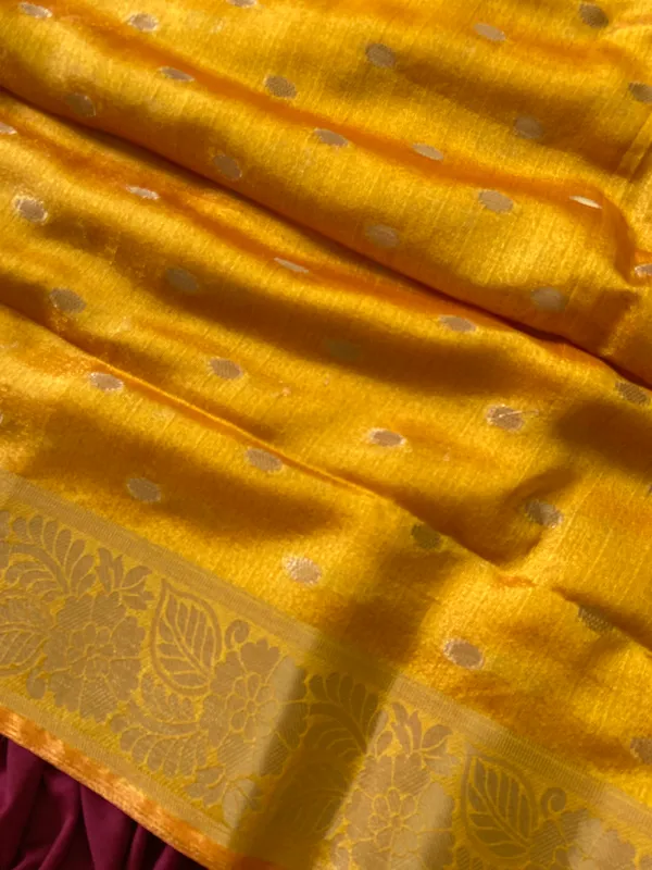 Premium_Soft_Khadi_Shimmer_sarees_with_Beautiful_Butti_Design_Weaving__Pallu_With_Attractive_Traditional_Zari_Weaving__Border_With_All_Over_Butti_Weaving__Design_And_Butti_Design_Weaving__Blouse_With_Fancy_Tassels