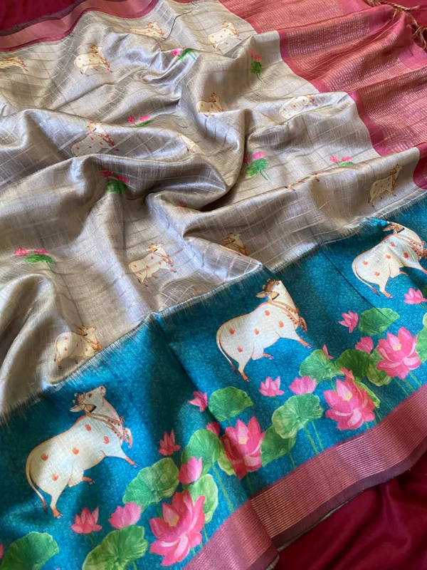 Soft_Semi_Tussar_Silk_sarees_with_Beautiful_Digital_Print_With_Attractive_Border_And_Contrast_Print_Blouse_With_Tassels