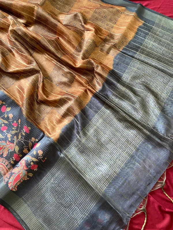 Soft_Semi_Tussar_Silk_sarees_with_Beautiful_Digital_Print_With_Attractive_Border_And_Contrast_Print_Blouse_With_Tassels