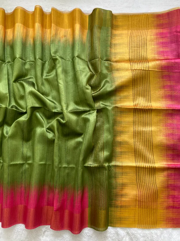 Soft_Tussar_Silk_sarees_with_Beautiful_Print_With_Attractive_Pallu_And_Contrast_Print_Blouse_With_Tassels
