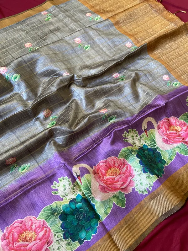 Soft_Semi_Tussar_Silk_sarees_with_Beautiful_Digital_Print_With_Attractive_Border_And_Contrast_Print_Blouse_With_Tassels