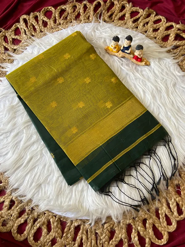 Original_Maheswari_Cotton_Silk_sarees_with_Beautiful_Kanchipuram_Rich_Gold-Toned_Woven_Butti_Zari_Work_With_Attractive_Zari_Border_And_Contrast_Blouse_With_Tassels