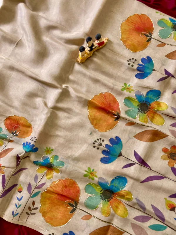 Soft_Tissue_Silk_sarees_with_Beautiful_Digital_Print_With_Attractive_Handwork_&_Aari_Work_Rich_Pallu_And_Running_Blouse_With_Tassels