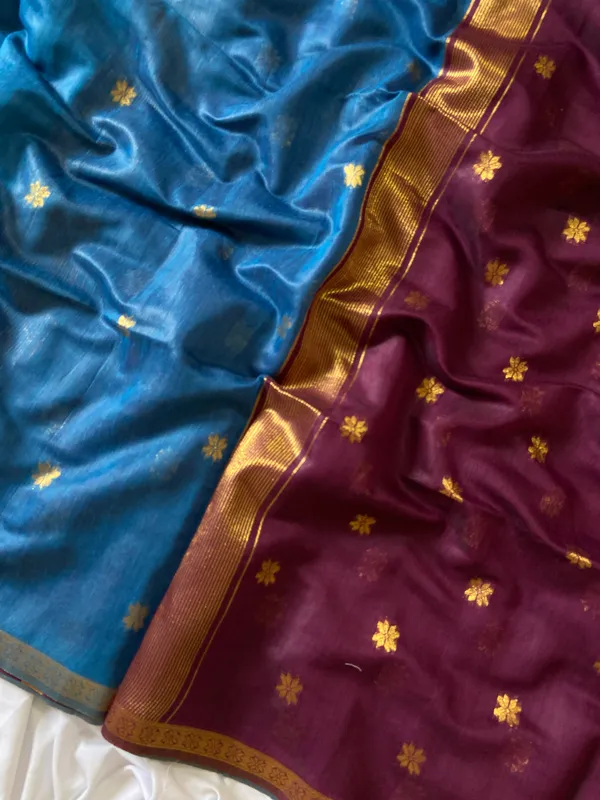 Original_Maheswari_Cotton_Silk_sarees_with_Beautiful_Kanchipuram_Rich_Gold-Toned_Woven_Butti_Zari_Work_With_Attractive_Zari_Border_And_Contrast_Blouse_With_Tassels