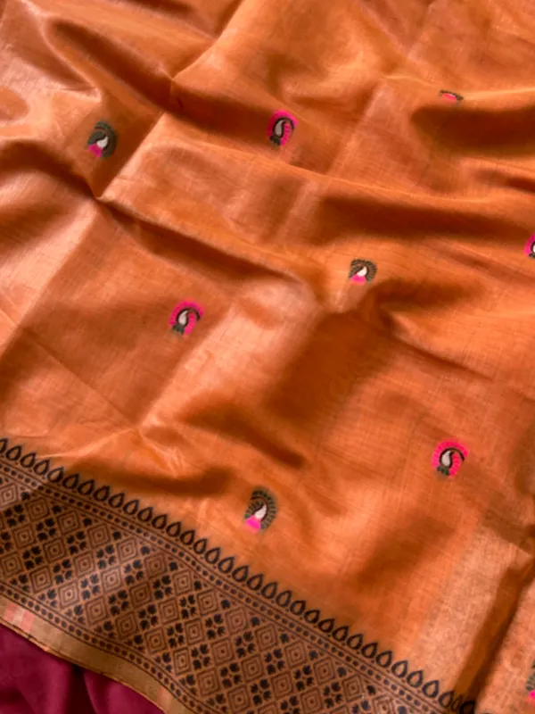 Premium_Soft_Jamdani_Cotton_sarees_with_Beautiful_Colourfull_3D_Woven_Peacock_Design_Pallu_With_Attractive_All_Over_Resham_Weaving_Butti_Design_With_Resham_Weaving_Border_And_Running_Blouse_With_Fancy_Tassels