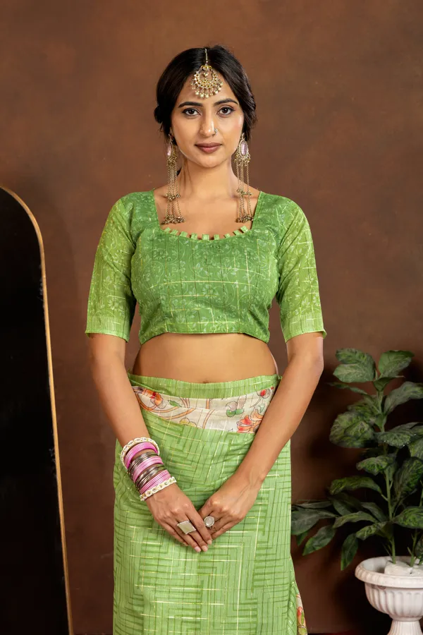 Soft_Semi_Tussar_Silk_sarees_with_Beautiful_Digital_Print_With_Attractive_Border_And_Contrast_Print_Blouse_With_Tassels