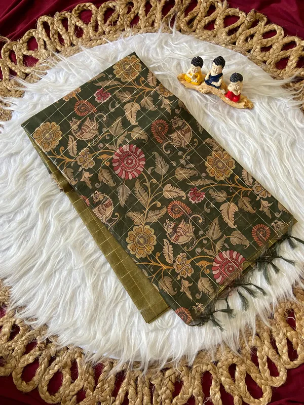 Soft_Semi_Tussar_Silk_sarees_with_Beautiful_Digital_Print_With_Attractive_Border_And_Contrast_Print_Blouse_With_Tassels