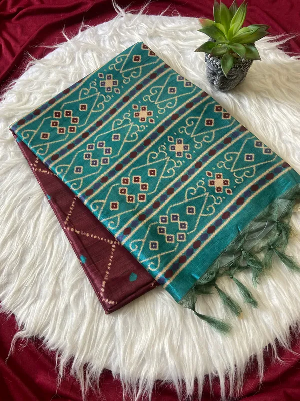 Soft_Tussar_Silk_sarees_with_Beautiful_Digital_Print_With_Attractive_Border_And_Contrast_Print_Blouse_With_Tassels