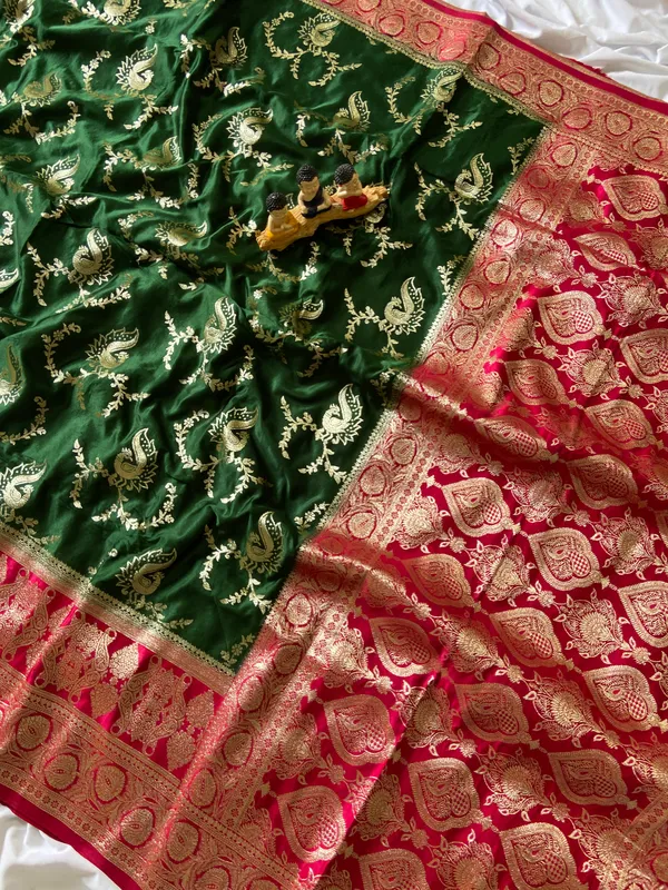 Banarasi_Pure_Satin_Silk_sarees_with_Beautiful_Peacock_in_Contrast_Pink-Green_Shades_With_Attractive_Weaving_Gold_Zari_Design_And_Contrast_Blouse_With_Tassels