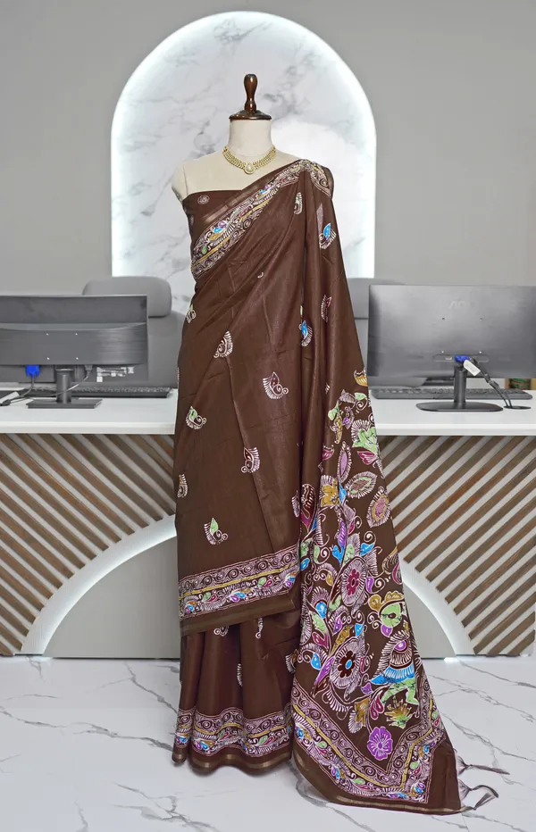 Soft_Tussar_Silk_sarees_with_Beautiful_Digital_Print_With_Attractive_Border_And_Contrast_Print_Blouse_With_Tassels
