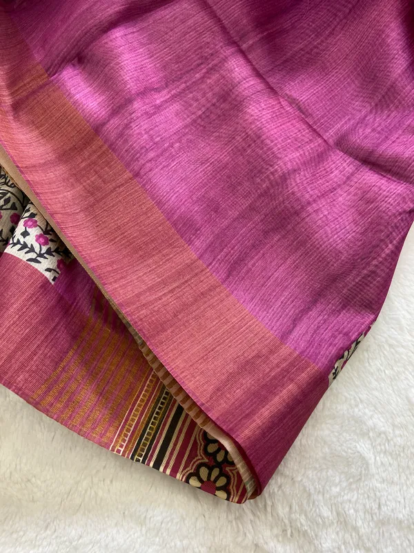 Soft_Tussar_Silk_sarees_with_Beautiful_Print_With_Attractive_Pallu_And_Contrast_Print_Blouse_With_Tassels