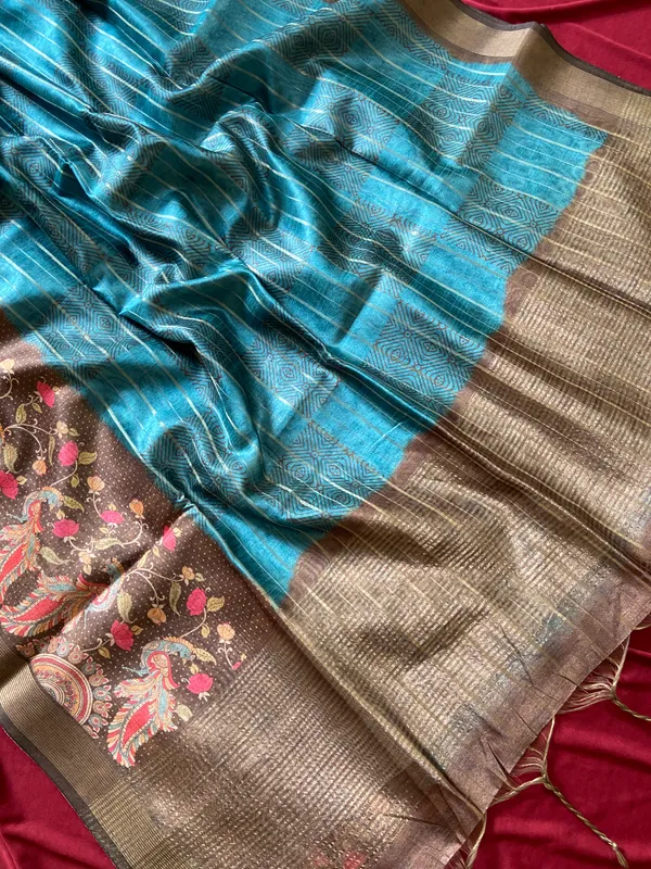 Soft_Semi_Tussar_Silk_sarees_with_Beautiful_Digital_Print_With_Attractive_Border_And_Contrast_Print_Blouse_With_Tassels