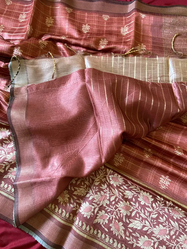 Soft_Semi_Tussar_Silk_sarees_with_Beautiful_Digital_Print_With_Attractive_Border_And_Contrast_Print_Blouse_With_Tassels