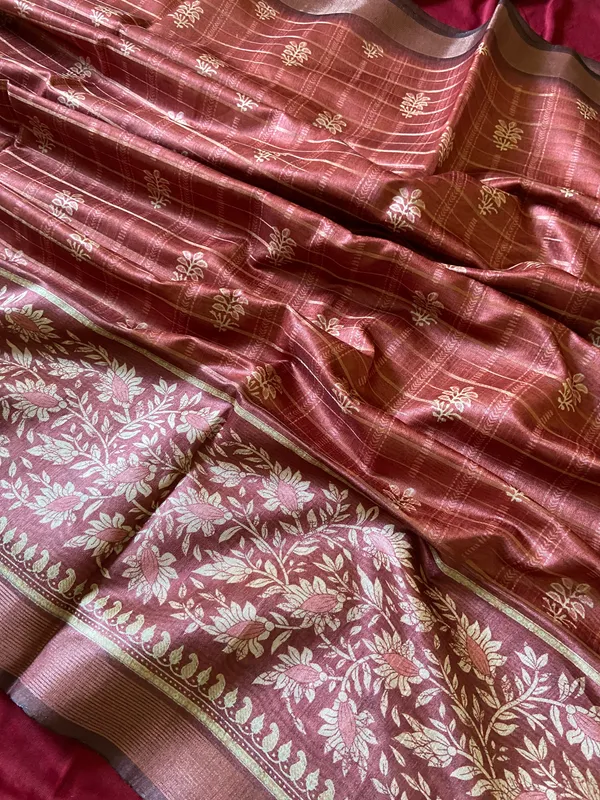 Soft_Semi_Tussar_Silk_sarees_with_Beautiful_Digital_Print_With_Attractive_Border_And_Contrast_Print_Blouse_With_Tassels