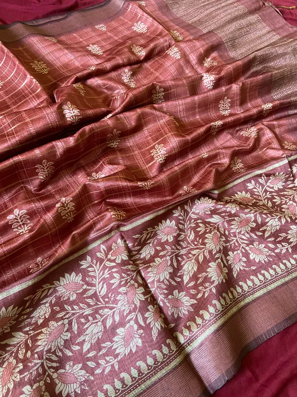 Soft_Semi_Tussar_Silk_sarees_with_Beautiful_Digital_Print_With_Attractive_Border_And_Contrast_Print_Blouse_With_Tassels