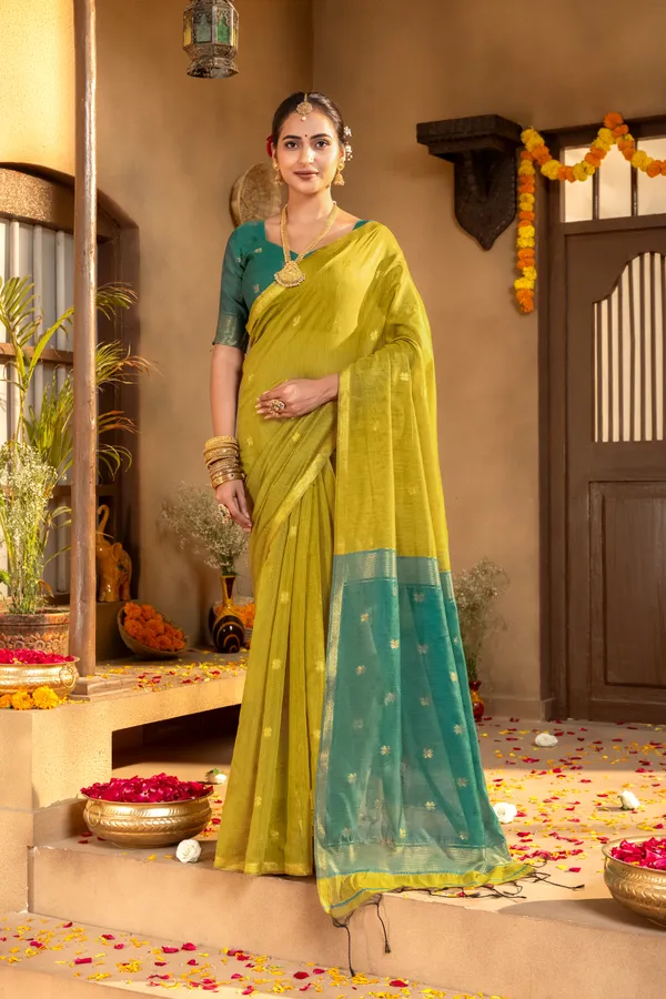 Original_Maheswari_Cotton_Silk_sarees_with_Beautiful_Kanchipuram_Rich_Gold-Toned_Woven_Butti_Zari_Work_With_Attractive_Zari_Border_And_Contrast_Blouse_With_Tassels