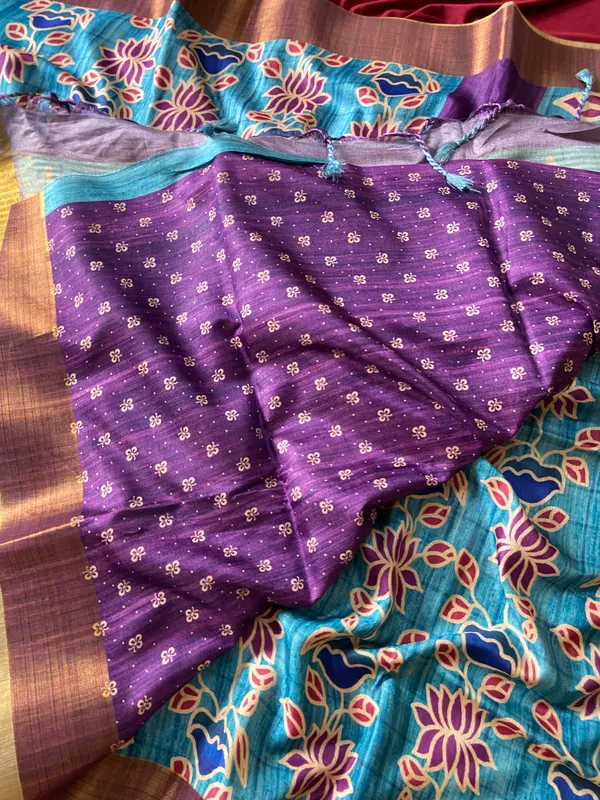 Soft_Tussar_Silk_sarees_with_Beautiful_Style_Of_Kalamkari_Digital_Print_With_Attractive_Border_And_Contrast_Print_Blouse_With_Tassels
