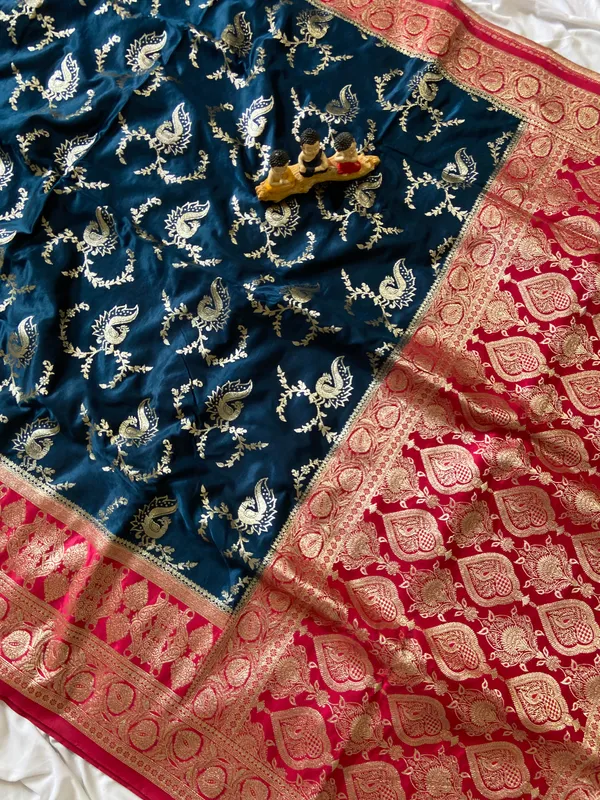 Banarasi_Pure_Satin_Silk_sarees_with_Beautiful_Peacock_in_Contrast_Pink-Blue_Shades_With_Attractive_Weaving_Gold_Zari_Design_And_Contrast_Blouse_With_Tassels
