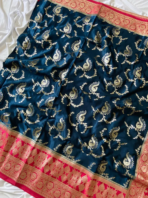 Banarasi_Pure_Satin_Silk_sarees_with_Beautiful_Peacock_in_Contrast_Pink-Blue_Shades_With_Attractive_Weaving_Gold_Zari_Design_And_Contrast_Blouse_With_Tassels