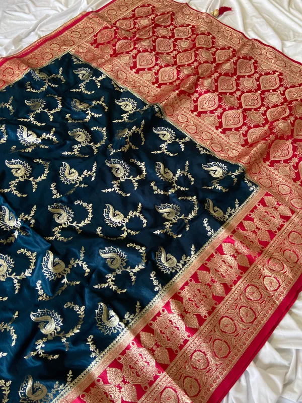 Banarasi_Pure_Satin_Silk_sarees_with_Beautiful_Peacock_in_Contrast_Pink-Blue_Shades_With_Attractive_Weaving_Gold_Zari_Design_And_Contrast_Blouse_With_Tassels