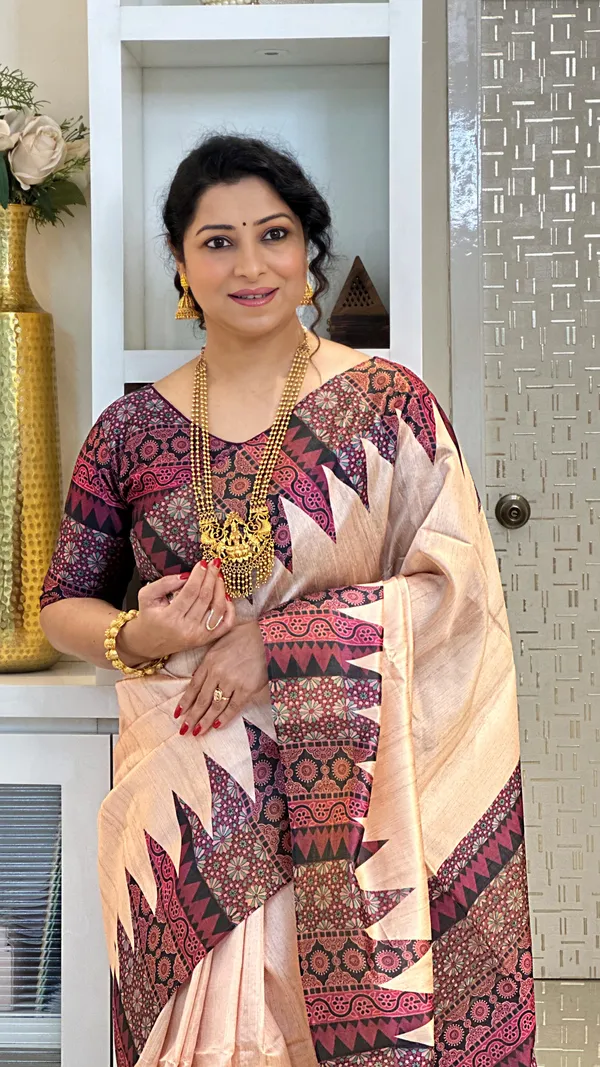 Soft_Tussar_Silk_sarees_with_Beautiful_Print_With_Attractive_Pallu_And_Contrast_Print_Blouse_With_Tassels