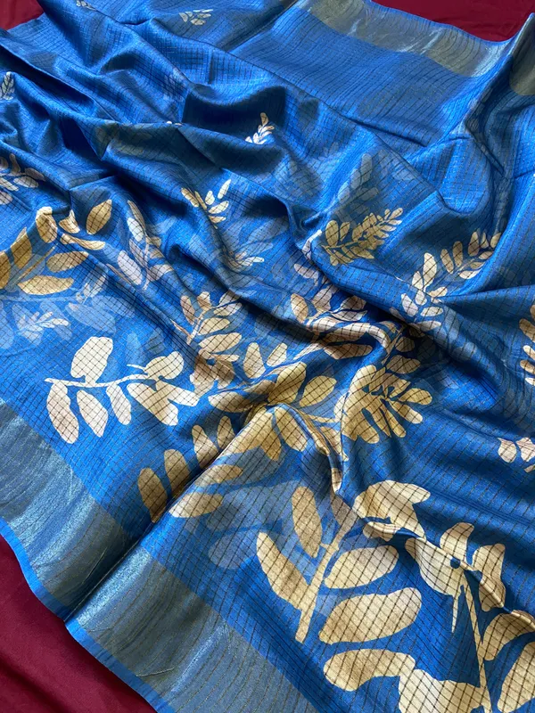 Soft_Tussar_Silk_sarees_with_Beautiful_Batik_Style_Digital_Print_With_Attractive_Checks_Design_Saree_And_Digital_Print_Blouse_With_Tassels