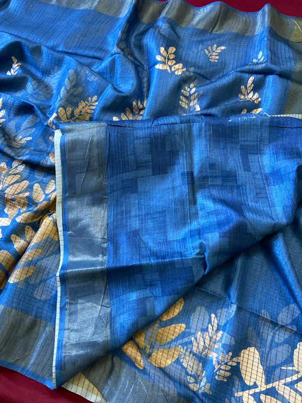 Soft_Tussar_Silk_sarees_with_Beautiful_Batik_Style_Digital_Print_With_Attractive_Checks_Design_Saree_And_Digital_Print_Blouse_With_Tassels