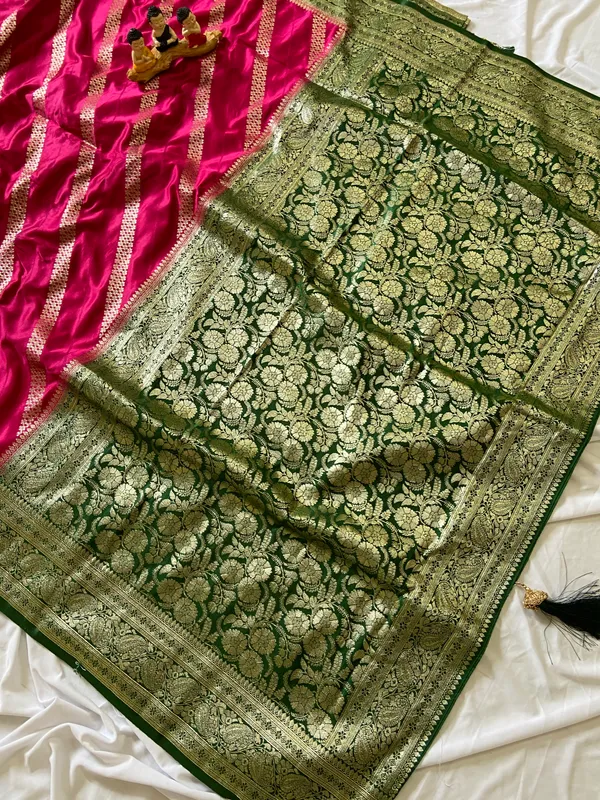 Banarasi_Pure_Satin_Silk_sarees_with_Beautiful_Elephant_in_Contrast_Green-Rani_Shades_With_Attractive_Weaving_Gold_Zari_Design_And_Contrast_Blouse_With_Tassels