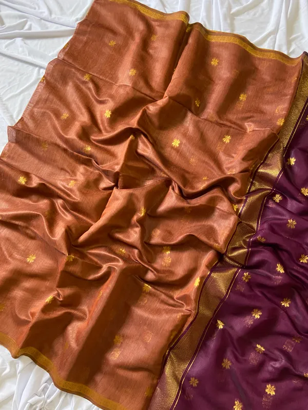 Original_Maheswari_Cotton_Silk_sarees_with_Beautiful_Kanchipuram_Rich_Gold-Toned_Woven_Butti_Zari_Work_With_Attractive_Zari_Border_And_Contrast_Blouse_With_Tassels