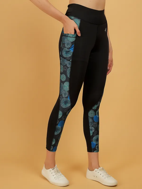 Black_&_Green_Dry_Fit_Side_Patch_Print_Athletics_Workout_Sports_Leggings_Tights_For_Women_&_Girls