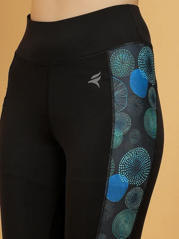 Black_&_Green_Dry_Fit_Side_Patch_Print_Athletics_Workout_Sports_Leggings_Tights_For_Women_&_Girls