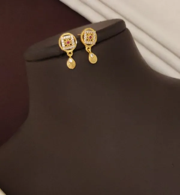 Traditional_Gold_Plated_Square_Floral_Pendant_Set
