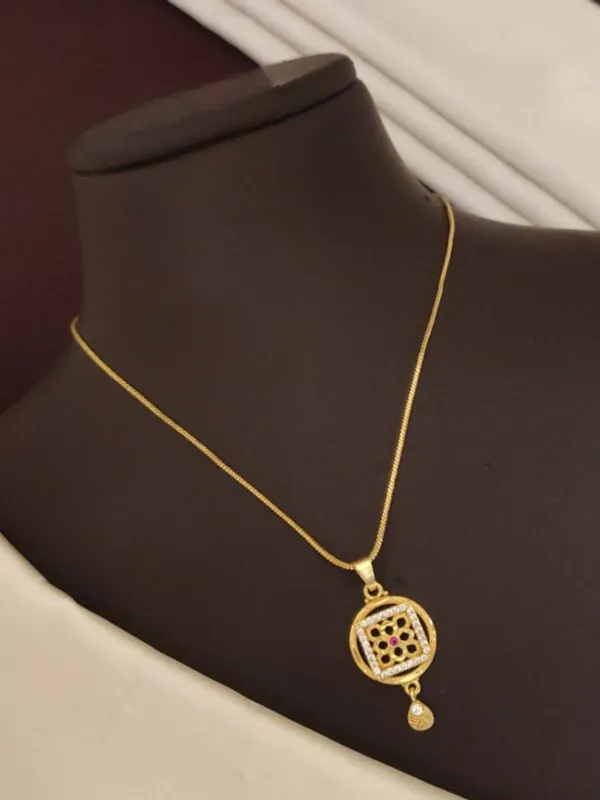 Traditional_Gold_Plated_Square_Floral_Pendant_Set