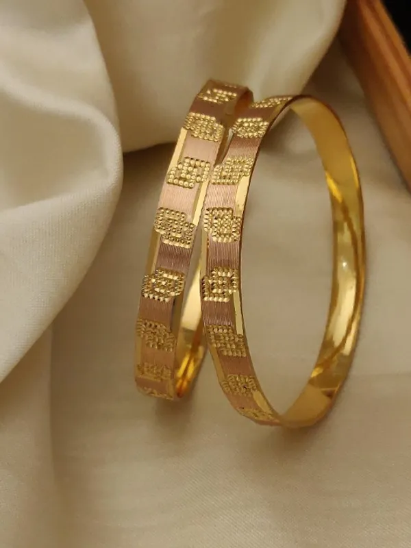 Designer_Micro_Gold_Plated_Floral_Checks_Pattern_Daily_Wear_Bangle