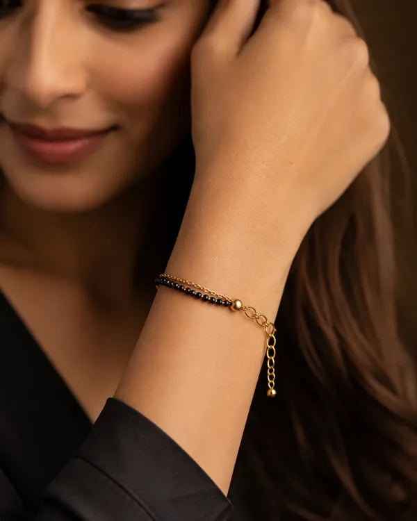 Elegant_Black_Beads_Teardrop_Pendant_Mangalsutra_&_Bracelet_Combo