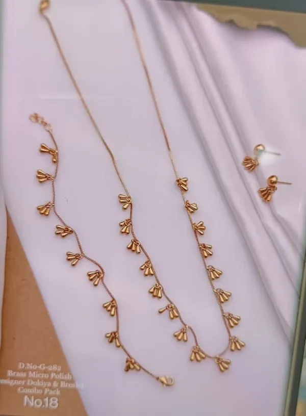 Elegant_Floral_Charm_Brass_Necklace_&_Earring_Combo
