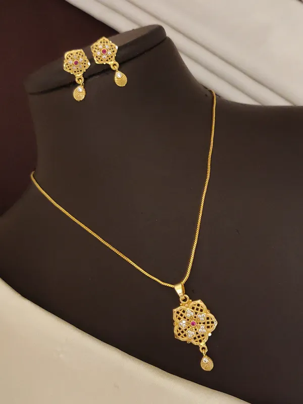 Elegant_Gold_Plated_AD_&_Ruby_Floral_Drop_Pendant_Set