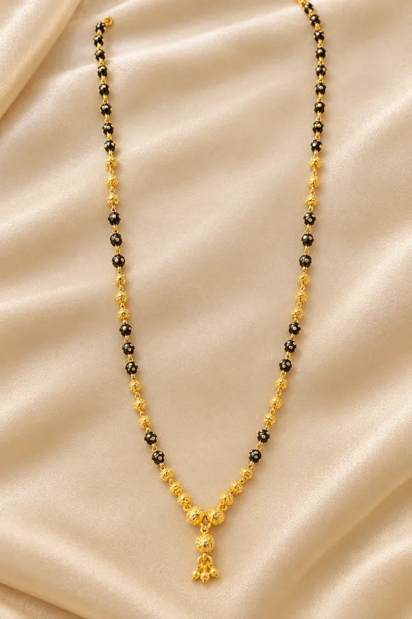 Elegant_Gold_Plated_Black_Beaded_Mangalsutra_with_Traditional_Gold_Bead_Pendant_for_Women