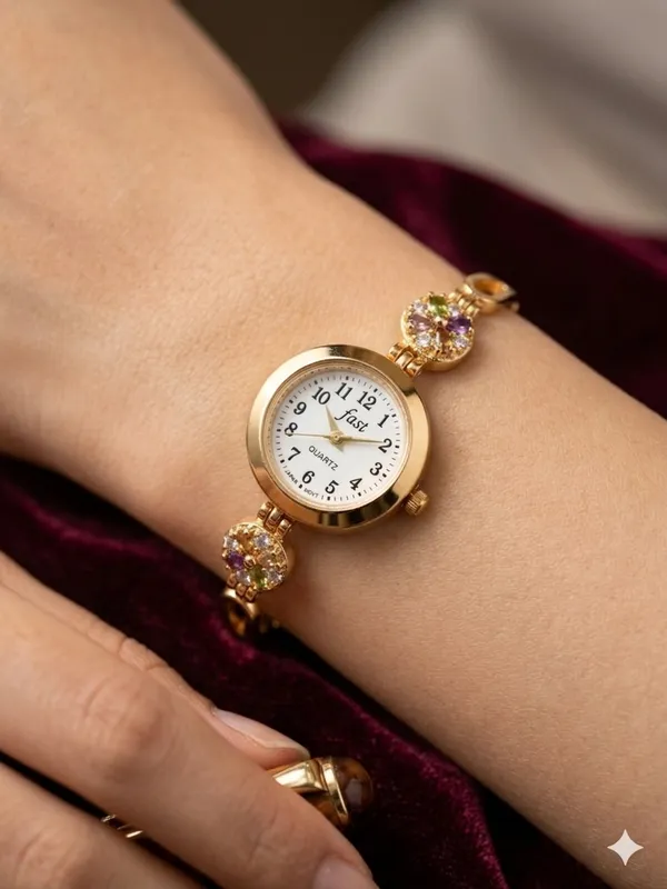 Elegant_Gold-Tone_Floral_Crystal_Bracelet_Watch_for_Women