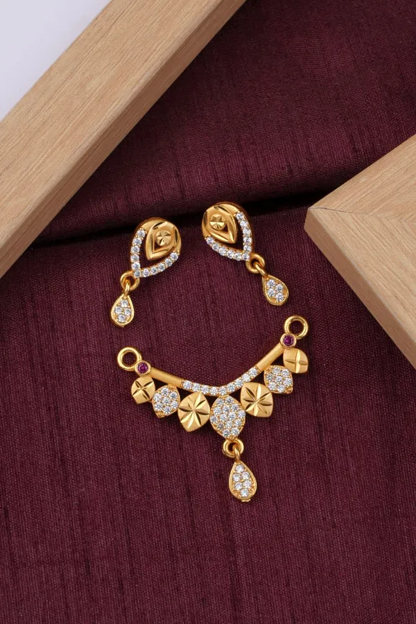 Elegant_Micro_Gold_Plated_AD_Diamond_Pendant_Set_with_Earrings