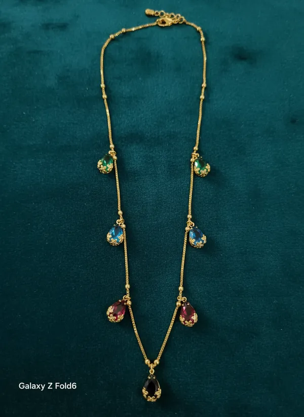 Elegant_Multicolor_Teardrop_Stone_Gold-Plated_Chain