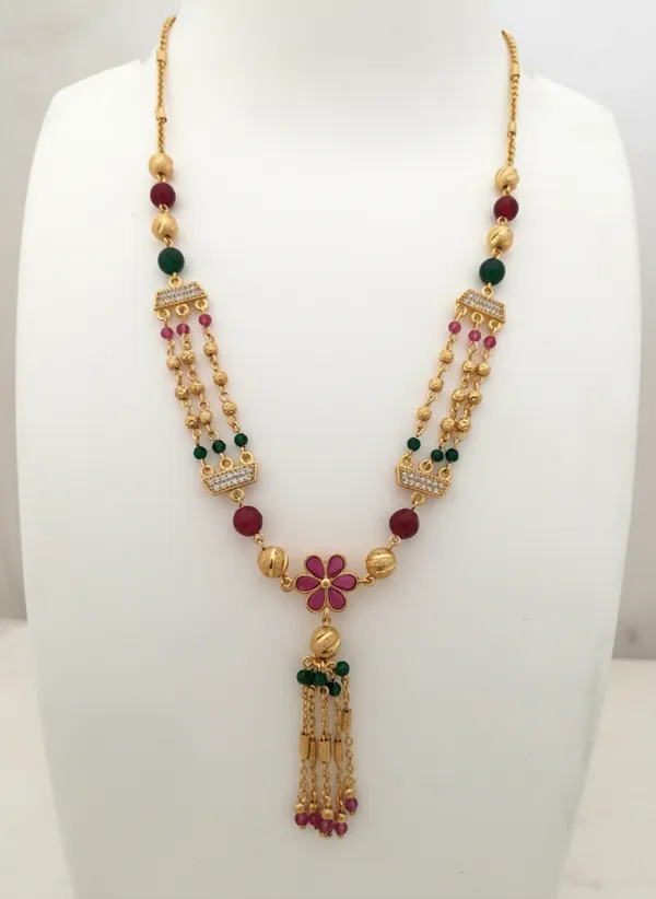 Golden_Ruby_And_And_Diamond_Floral_Pendant_Chain_For_Women