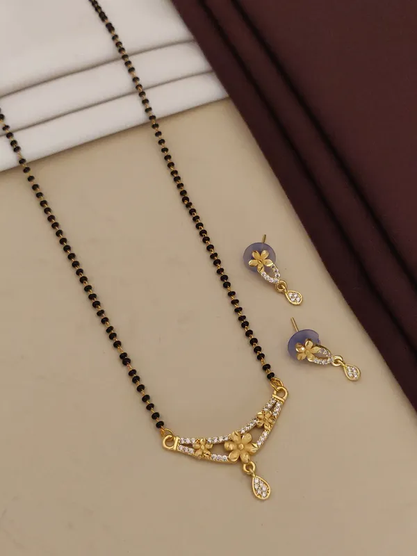 Forming_And_Diamond_High_Gold_Plated_Flower_Mangalsutra