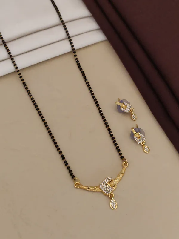 Forming_ad_diamond_high_gold_plated_mangalsutra_3_months_guarantee
