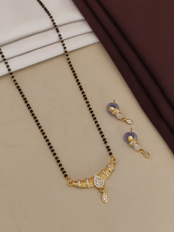Forming_And_Diamond_High_Gold_Plated_Oval_Mangalsutra