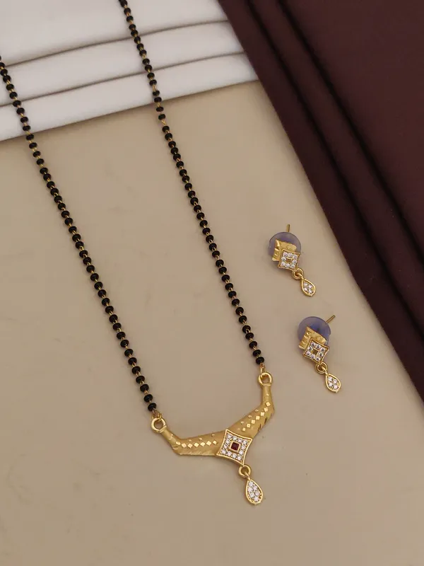 Forming_And_Diamond_High_Gold_Plated_Square_Mangalsutra