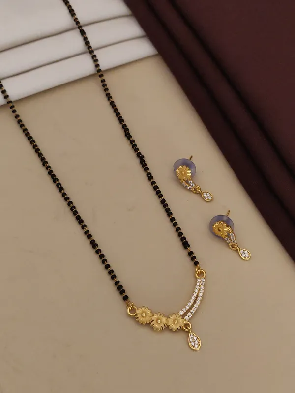 Forming_ad_diamond_high_gold_plated_sunflower_mangalsutra_3_months_guarantee