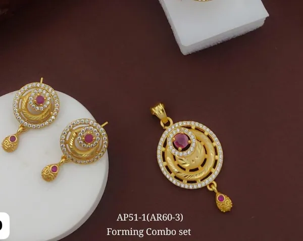 High_Gold_Plated_Stunning_American_Diamond_And_Pink_Diamond_Studded_Forming_Designer_Round_Shape_Pendant_Set