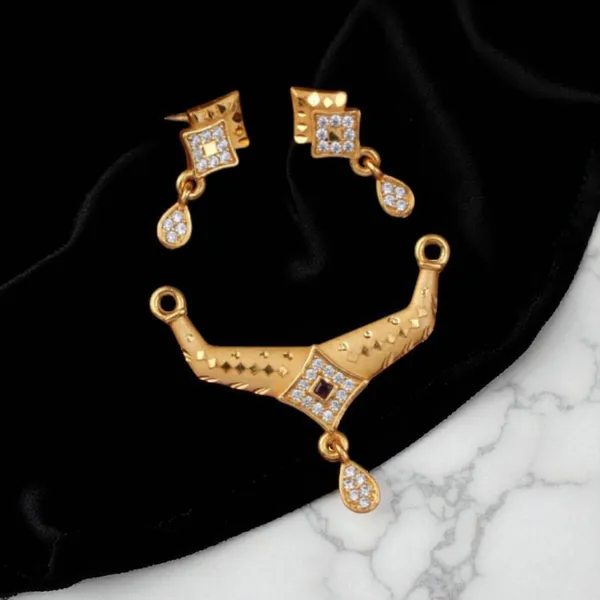 Elegant_Floral_Design_Micro_Gold_Plated_And_Pendant_Set